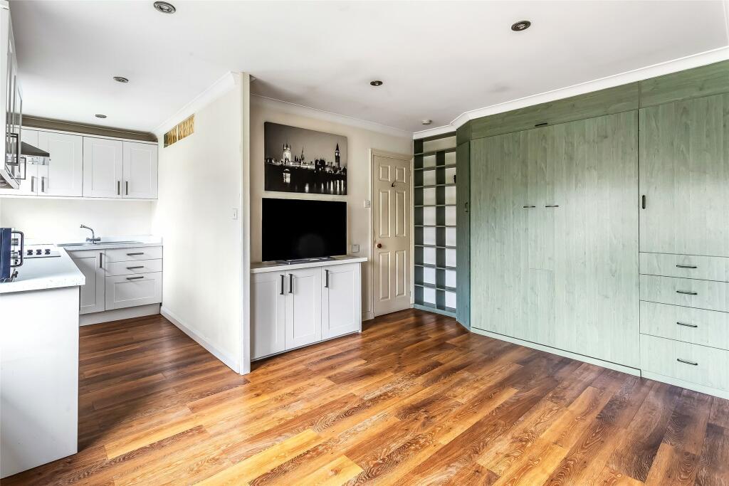 Studio flat for sale in Holmesdale Road, North Holmwood, Dorking