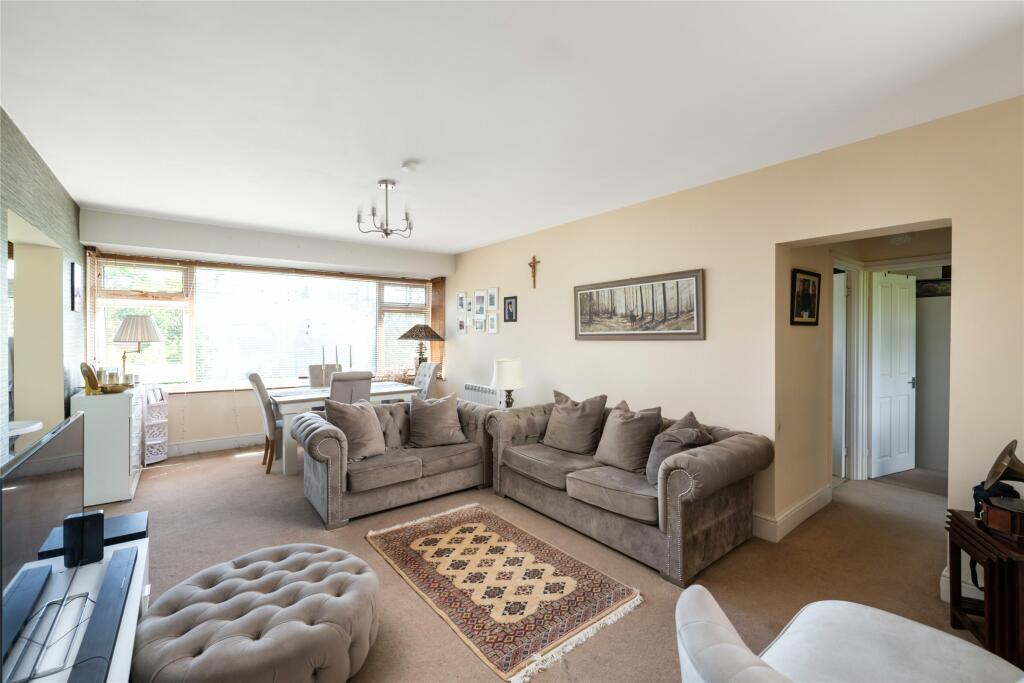 2 bedroom flat for sale in Clairville Court, Wray Common Road, Reigate