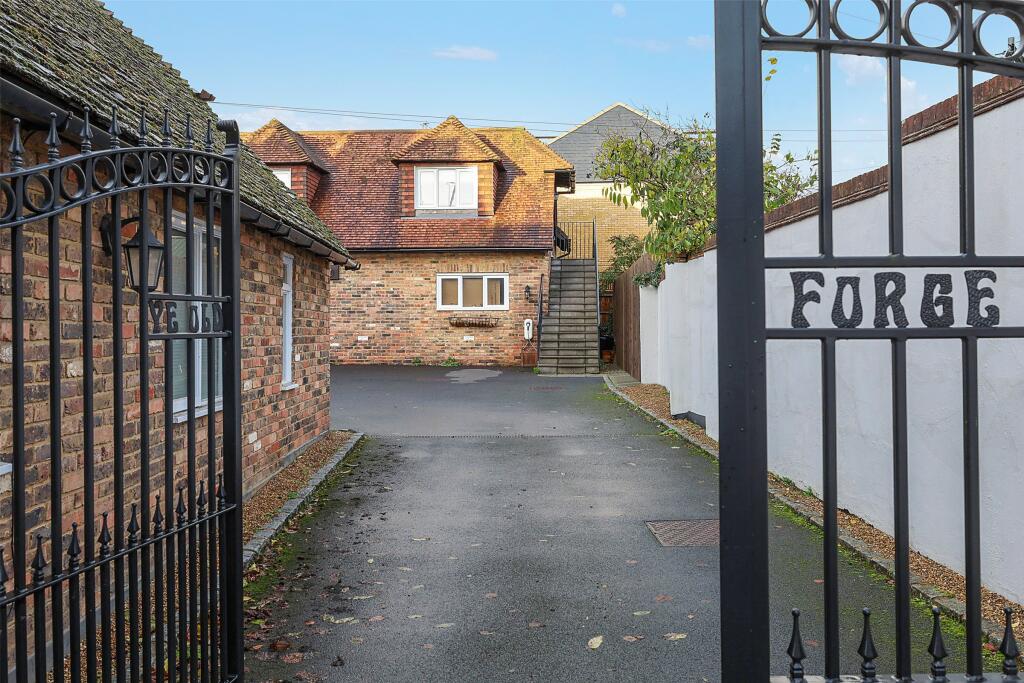 Main image of property: West Street, Reigate, Surrey, RH2