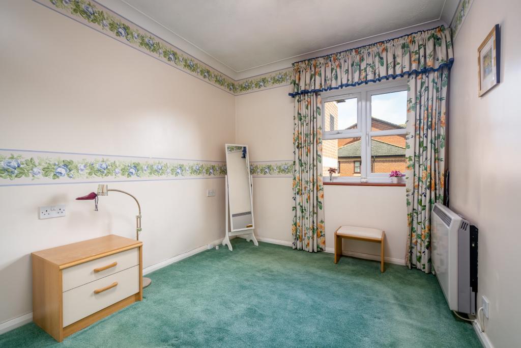 2 bedroom retirement property for sale in Magnolia Court, Victoria Road, Horley, RH6