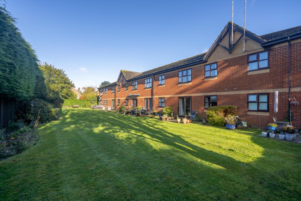 2 bedroom retirement property for sale in Magnolia Court, Victoria Road