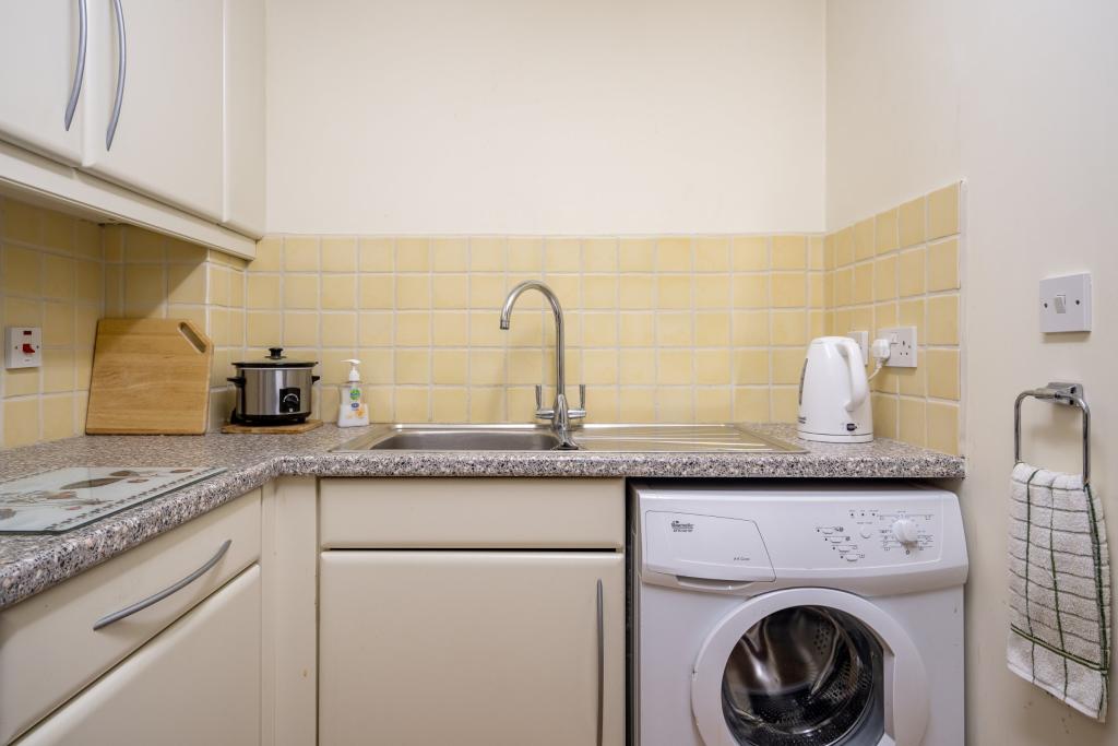 2 bedroom retirement property for sale in Magnolia Court, Victoria Road, Horley, RH6