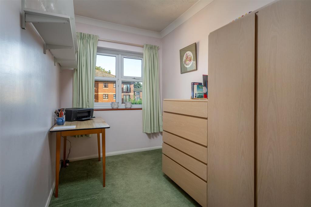 2 bedroom retirement property for sale in Magnolia Court, Victoria Road, Horley, RH6