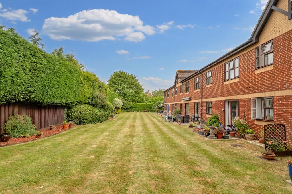 2 bedroom retirement property for sale in Magnolia Court, Victoria Road