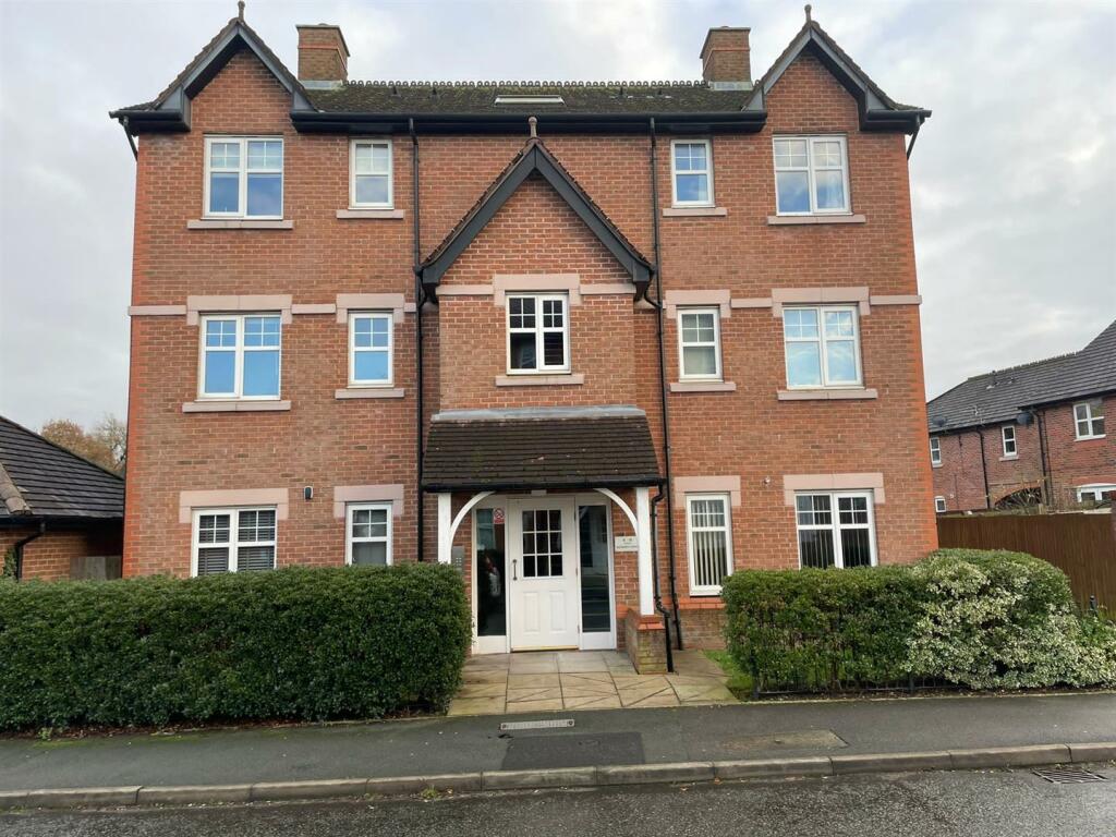 1 bedroom apartment for sale in Newarth Drive, Lymm, WA13