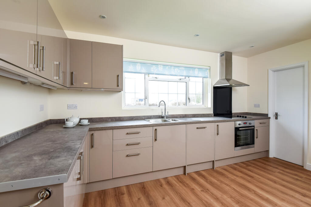 4 bedroom bungalow for rent in Leys Road, Cumnor, OX2