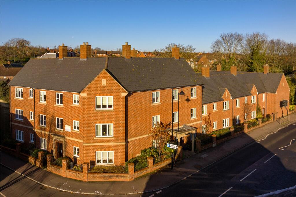 1 bedroom apartment for sale in Newton Court, Hoppers Hill, Olney