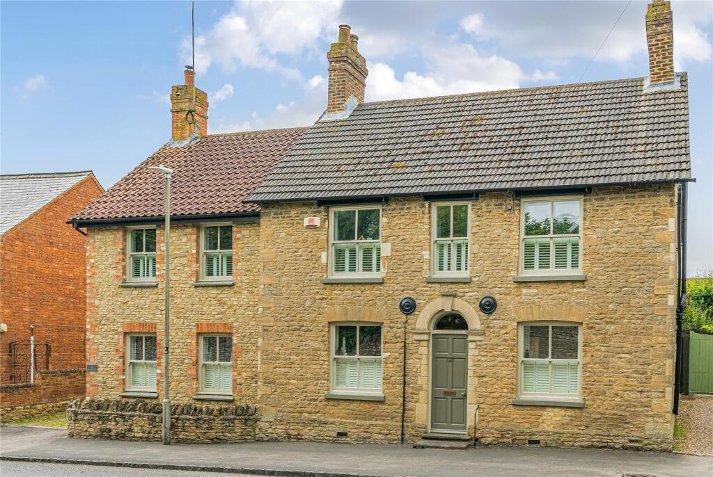 Main image of property: Northampton Road, Lavendon, Buckinghamshire, MK46