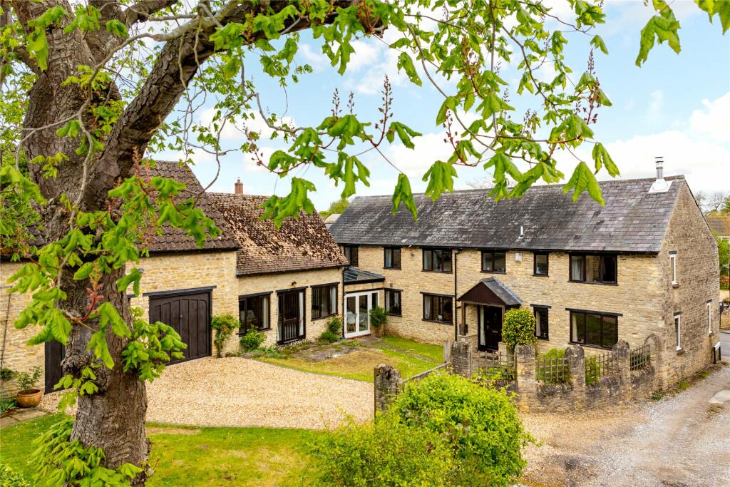 4 bedroom barn conversion for sale in Inn Place, Stoke