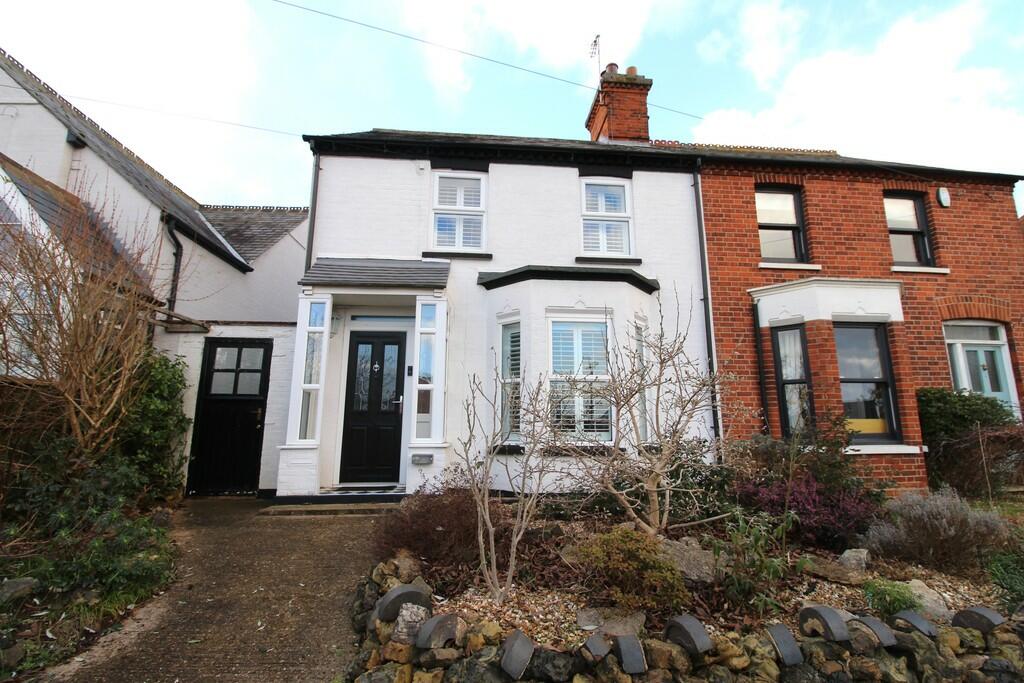 3 bedroom semidetached house for sale in Biggleswade Road, Potton, SG19