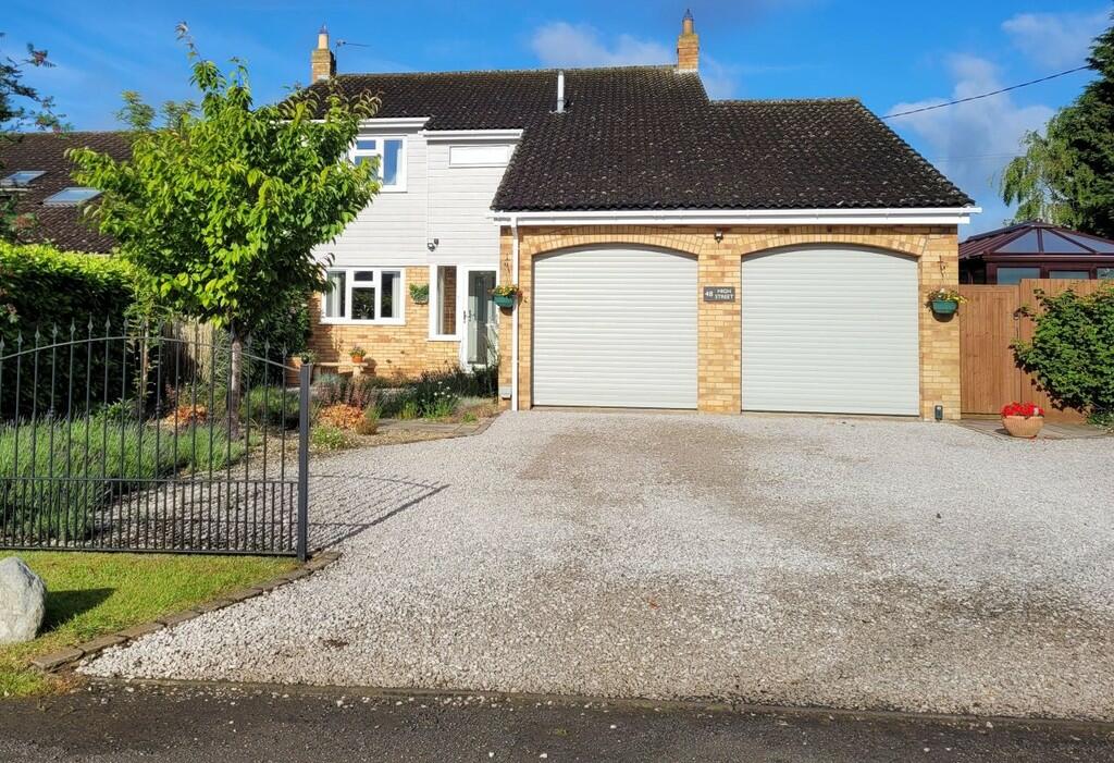 4 bedroom detached house for sale in High Street, Tadlow, SG8