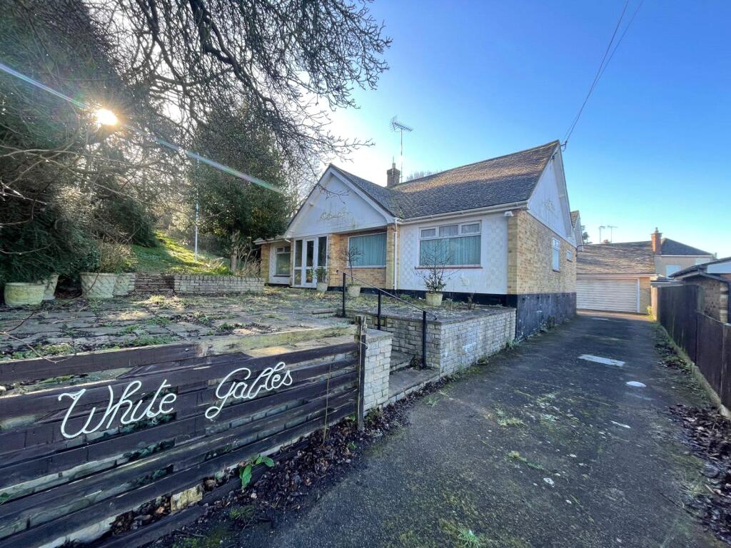 Main image of property: Castle Drive, Rayleigh, Essex, SS6