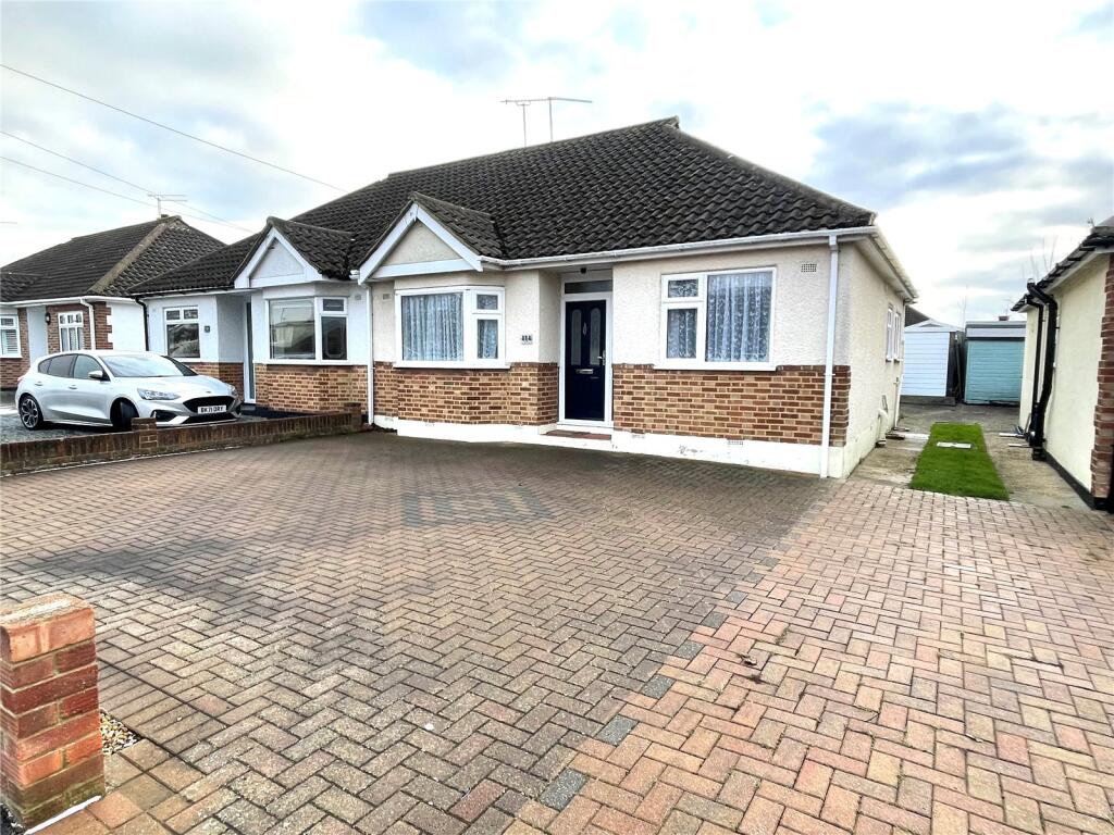 Main image of property: Leslie Road, Rayleigh, Essex, SS6