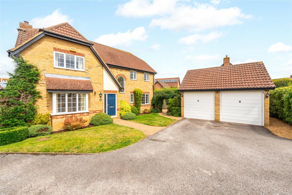 5 bedroom detached house for sale in Oakhill Road, Shenley Church End