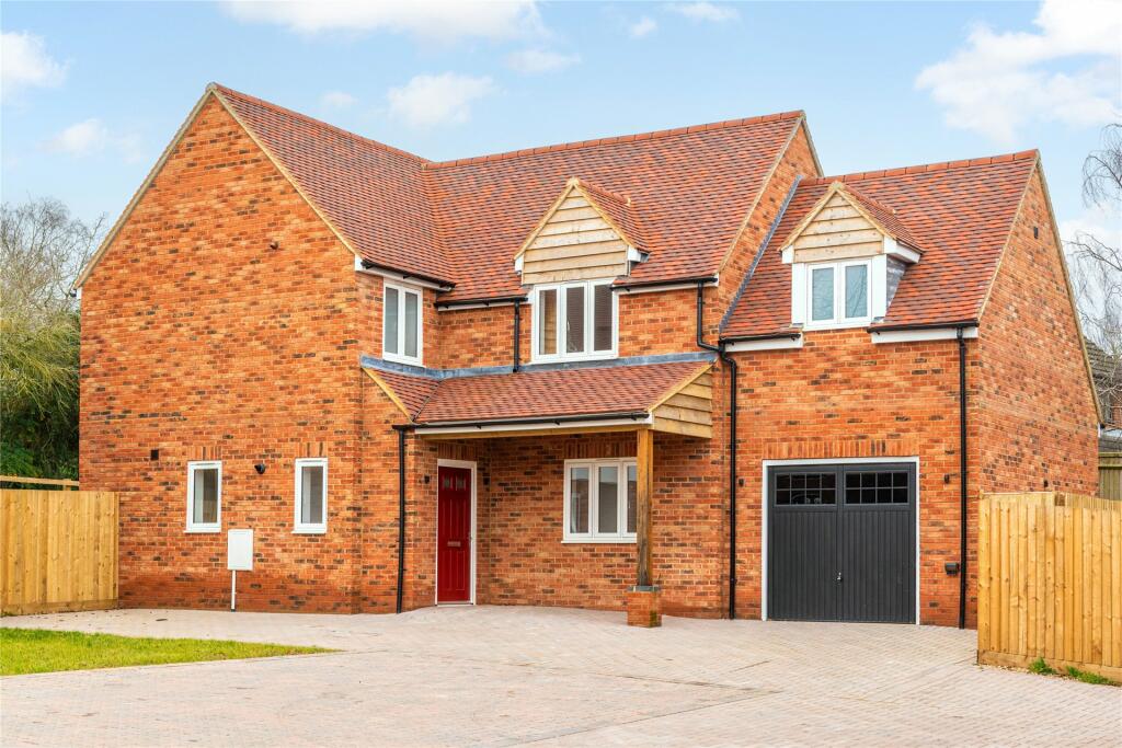 4 bedroom detached house for sale in Chapel Lane, Drayton Parslow