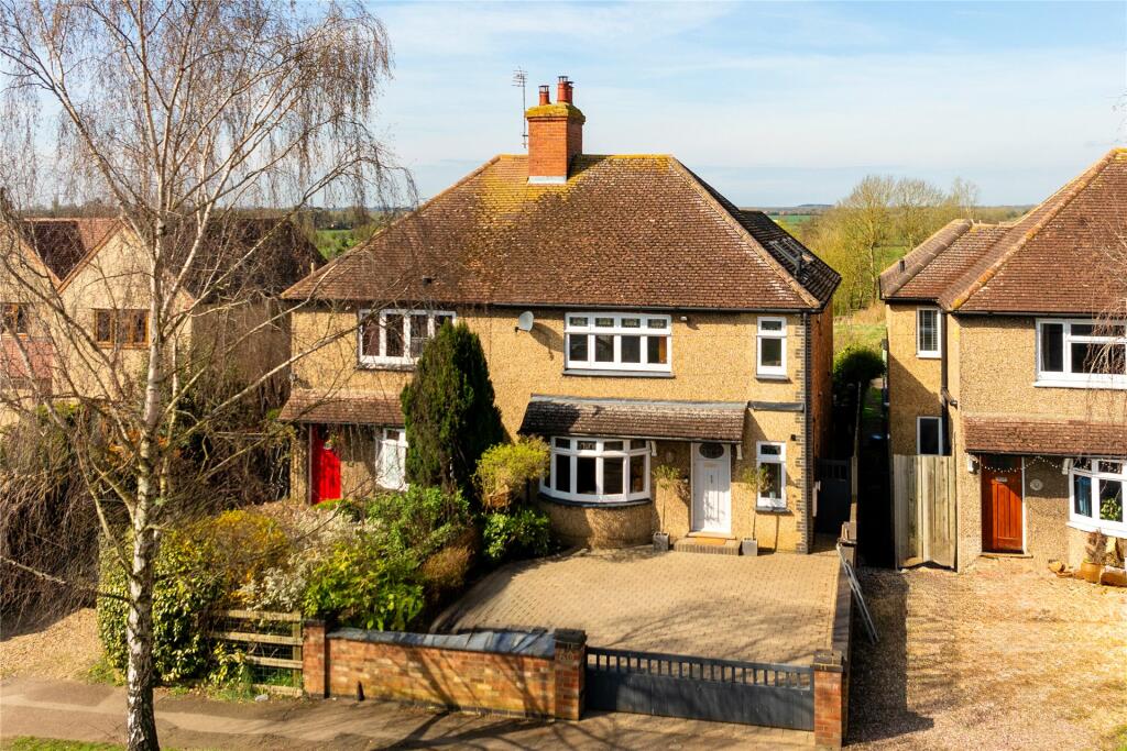 4 bedroom semi-detached house for sale in Calverton Road, Stony Stratford, Milton Keynes, Buckinghamshire, MK11