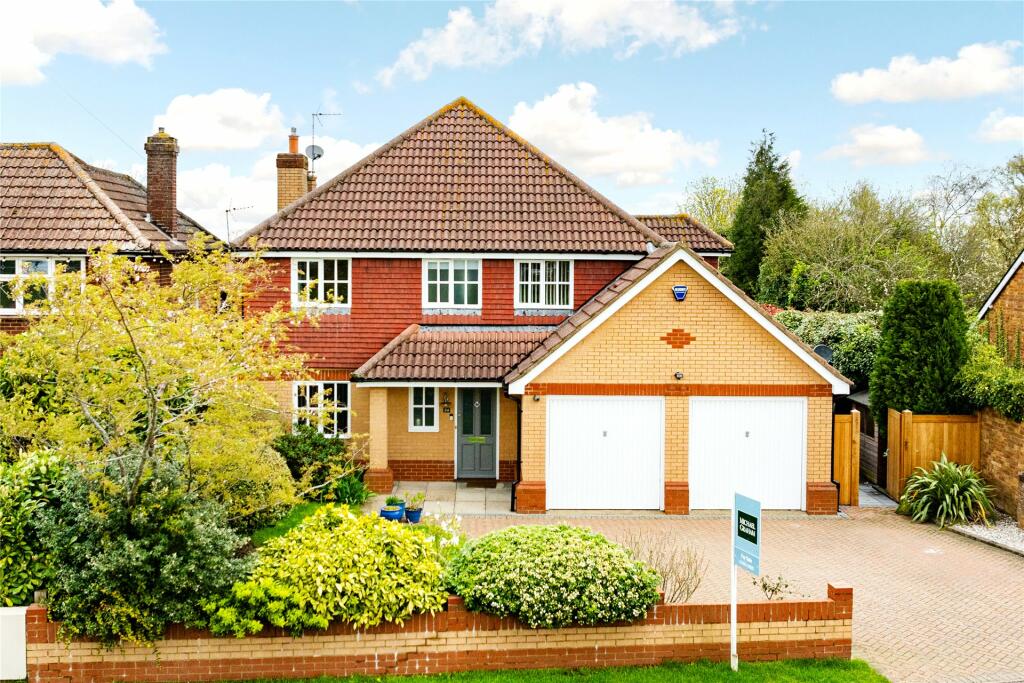 5 bedroom detached house for sale in Broad Green, Cranfield