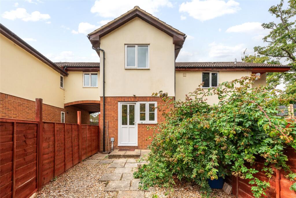 Main image of property: Sheppards Close, Newport Pagnell, Buckinghamshire, MK16