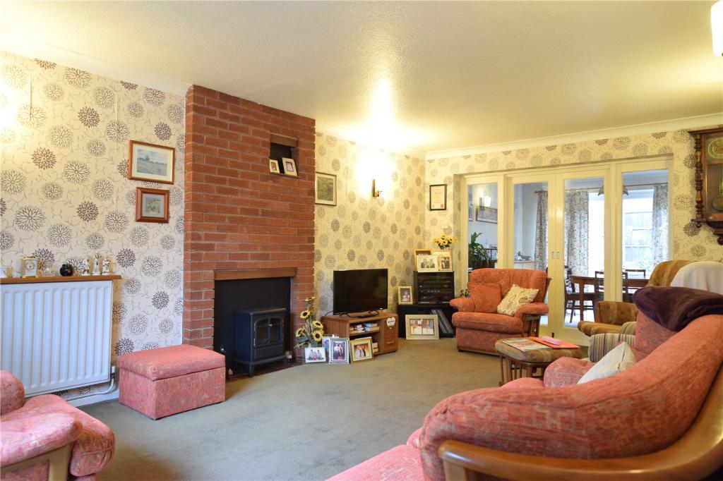 3 bedroom detached house for sale in Bridge Road, Alveley, Bridgnorth