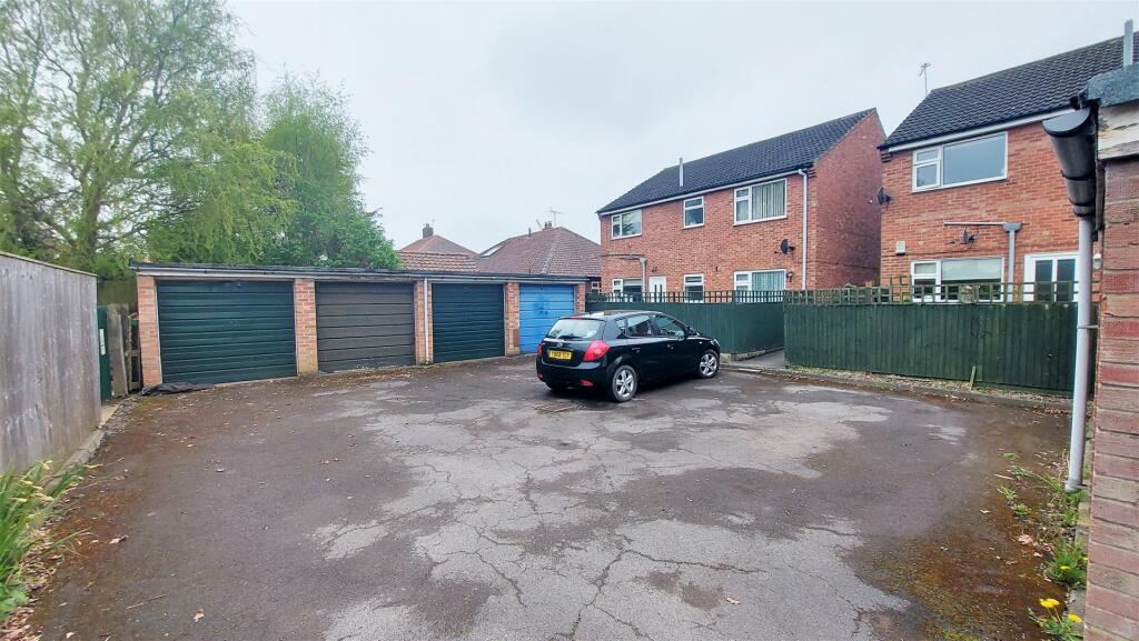 2 bedroom flat for sale in Woodlands Grove, Stockton Lane, YO31