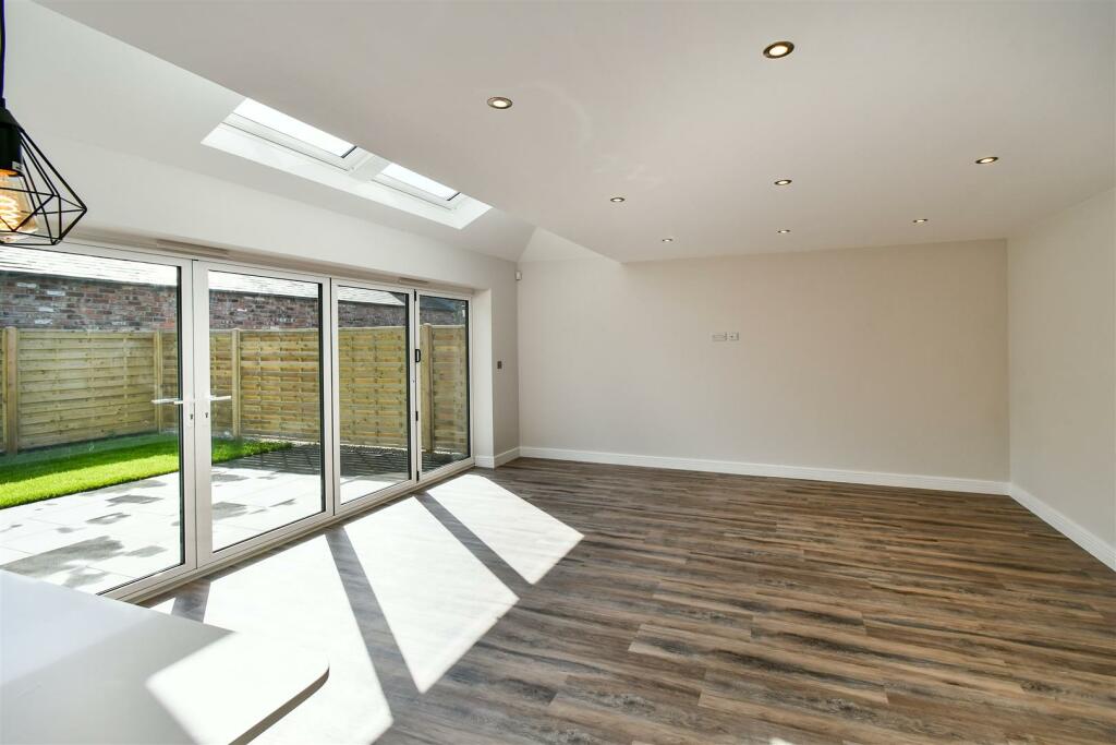 4 bedroom house for sale in Murton Garth, Murton, YO19