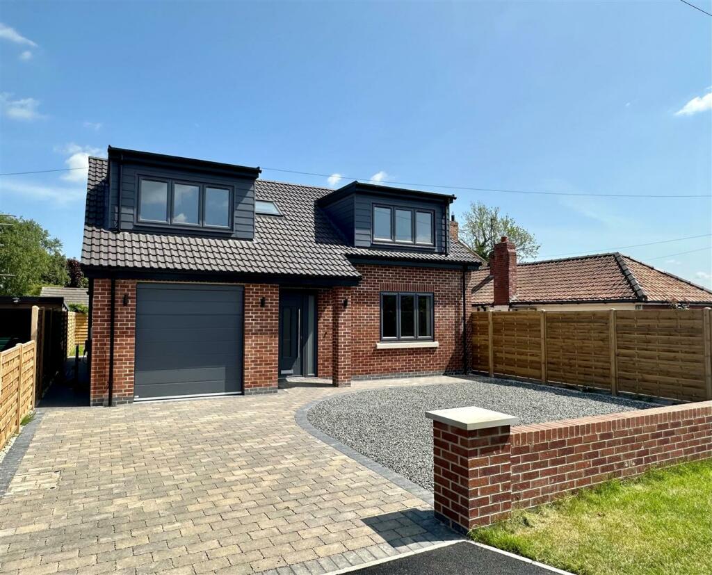 4 bedroom house for sale in Murton Garth, Murton, YO19