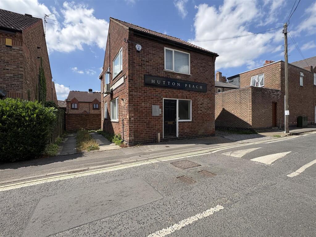 Main image of property: Avenue Road, York