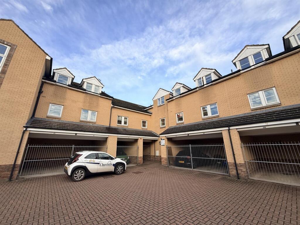 Main image of property: Feversham Gate, York