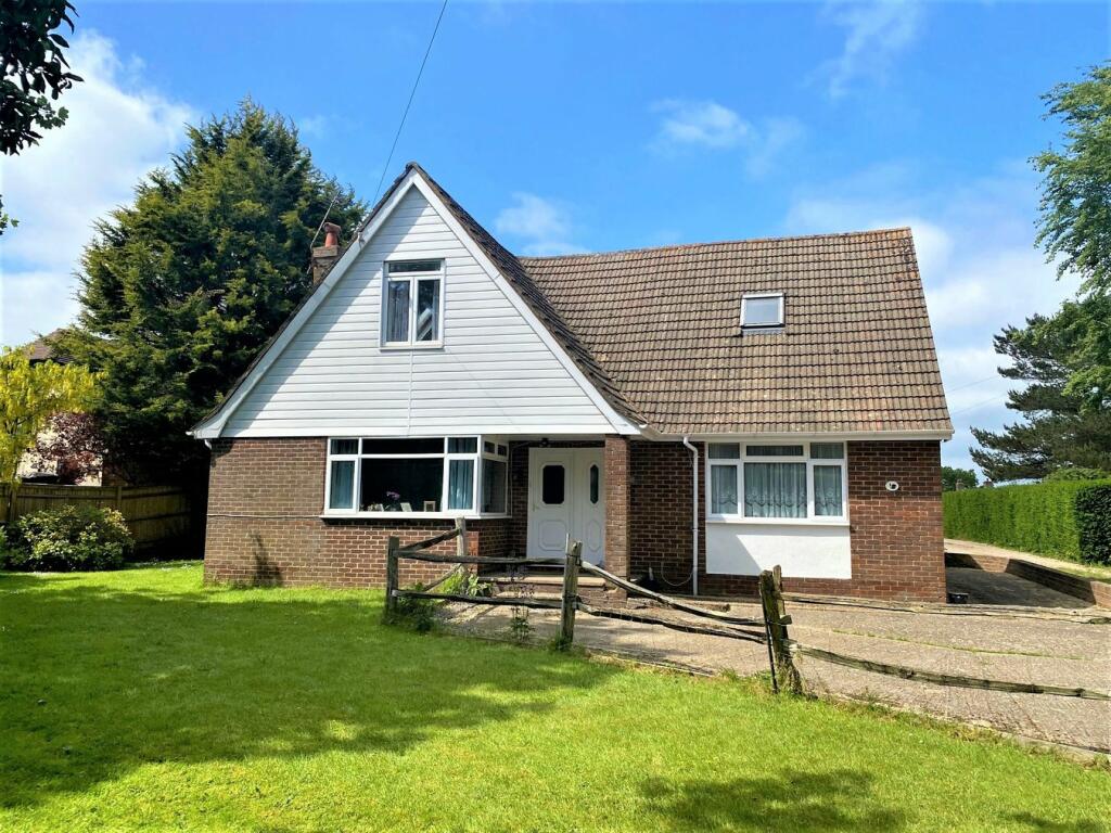 5 bedroom detached bungalow for sale in Cookstown Close, Ninfield