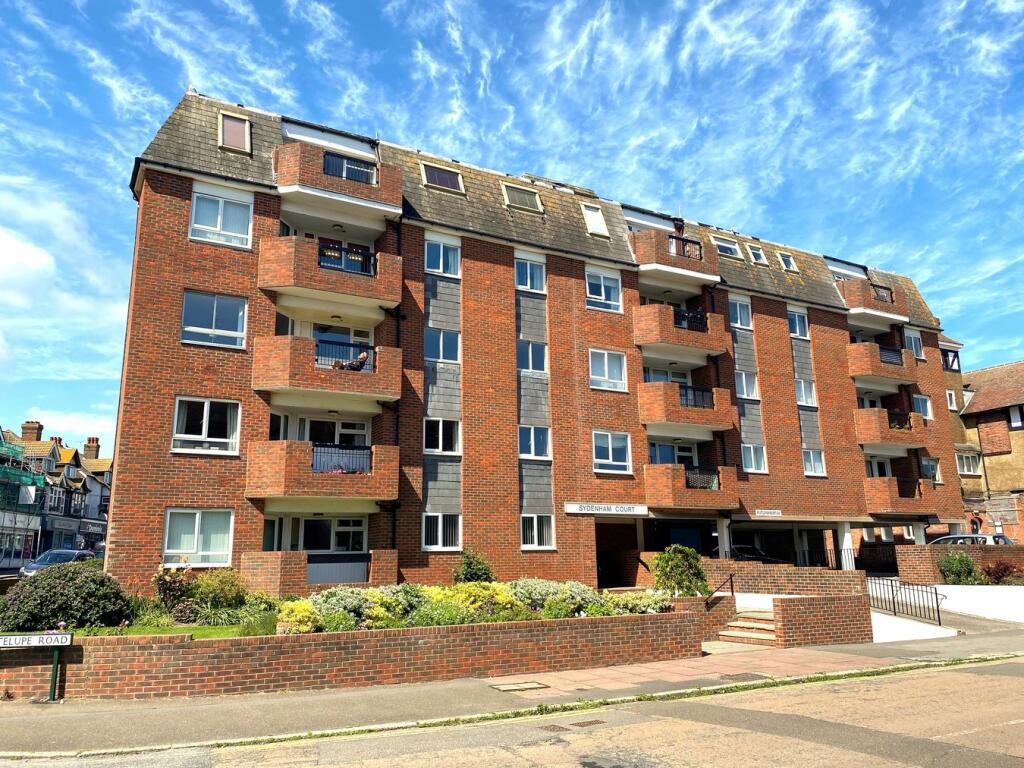 2 bedroom flat for sale in Sydenham Court, Cantelupe Road, BexhillonSea, TN40