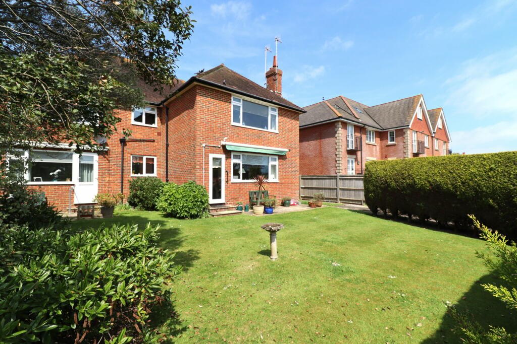 2 bedroom property for sale in 19a Cooden Drive BexhillonSea, TN39