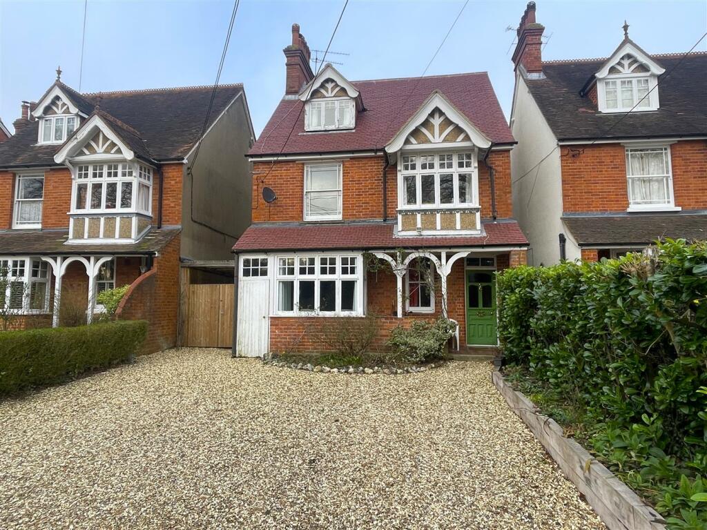 5 bedroom detached house for sale in Blounts Court Road, Peppard Common, HenleyOnThames, RG9