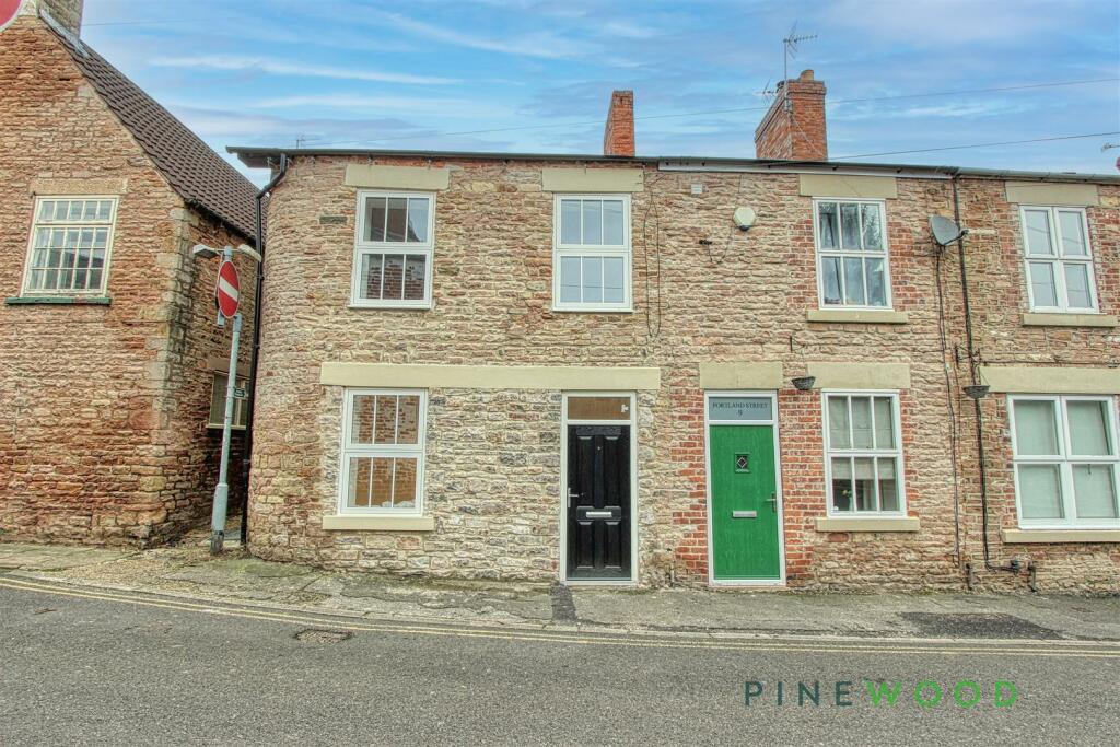 4 bedroom end of terrace house for sale in Portland Street, Whitwell