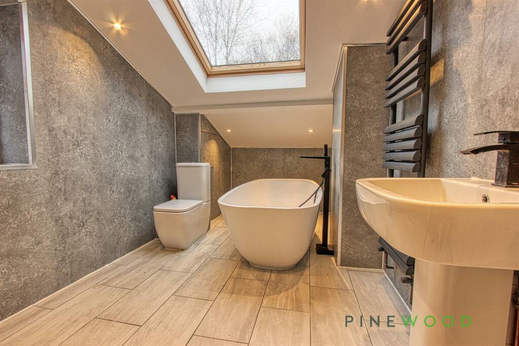 4 bedroom end of terrace house for sale in Portland Street, Whitwell