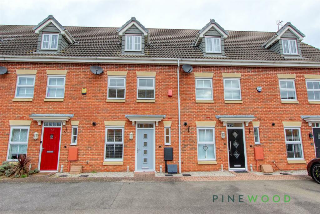 3 bedroom town house for sale in Trinity Road, Edwinstowe, NG21