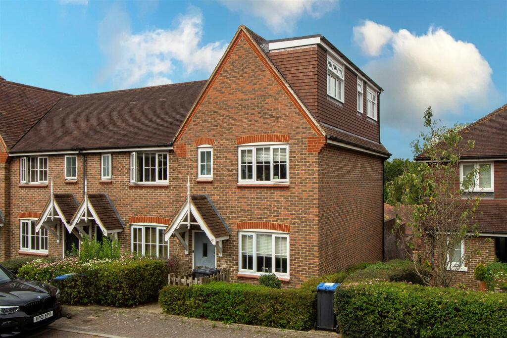 4 bedroom end of terrace house for sale in Highbank, Bolnore Village