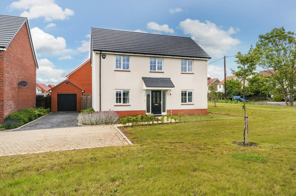 4 bedroom detached house for sale in Acorn Way, Stowupland, Stowmarket