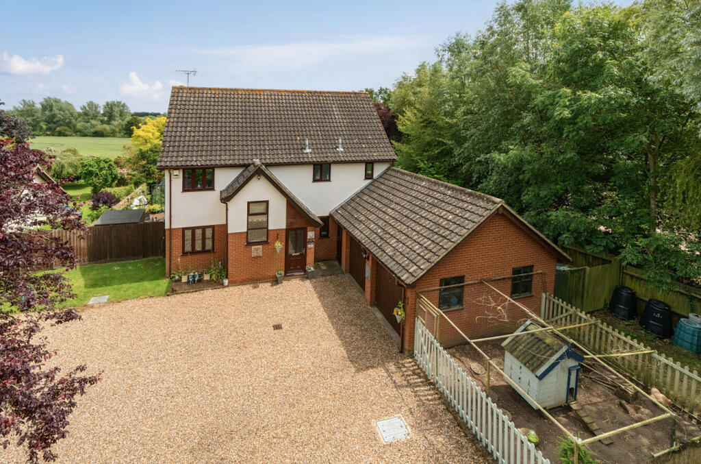 4 bedroom detached house for sale in Birchgrove, Thwaite, Eye, Suffolk