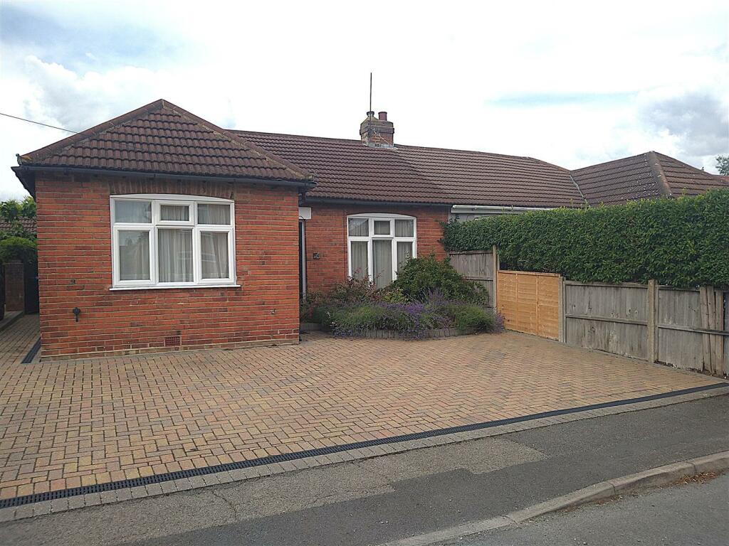 3 bedroom semidetached house for rent in Willson Road, Englefield