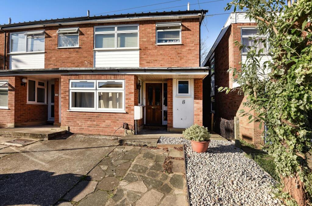 Main image of property: 5 Bed close to Royal Holloway