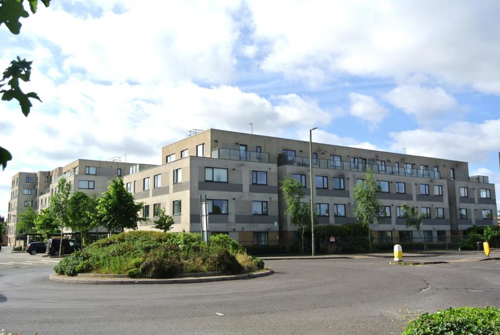 2 bedroom flat for sale in West Plaza, Town Lane, Stanwell, StainesUponThames, TW19