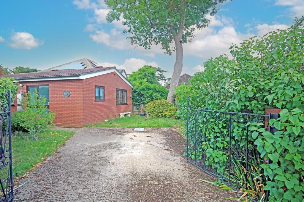 Main image of property: 2 The Crescent, Ashford