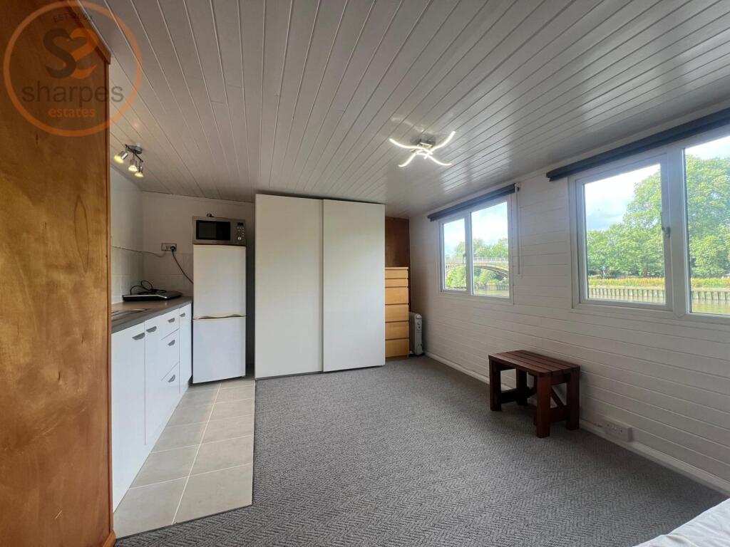 Main image of property: Ducks Walk, Twickenham, Greater London