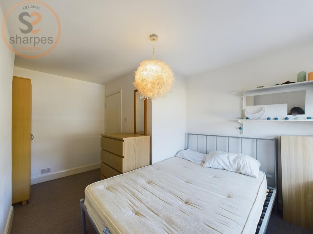 Main image of property: Front Double Room Surbiton Road, Kingston upon Thames, Surrey
