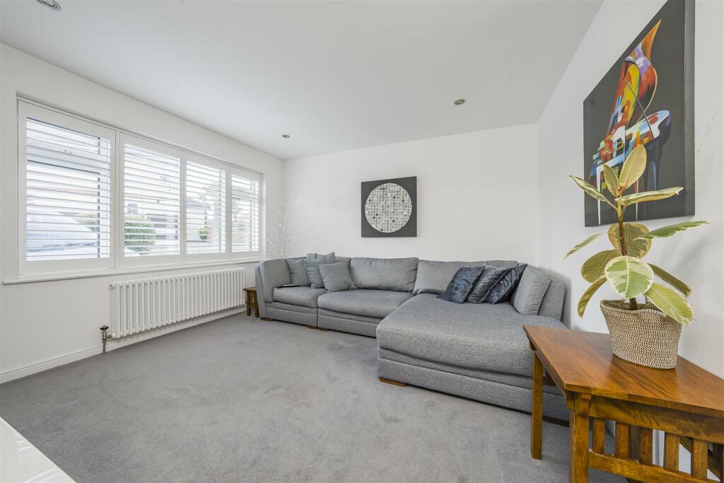Additional property image - Larch Avenue, Bricket Wood, St. Albans