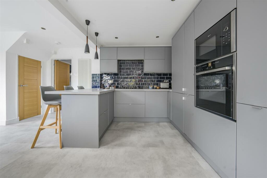 Additional property image - Larch Avenue, Bricket Wood, St. Albans