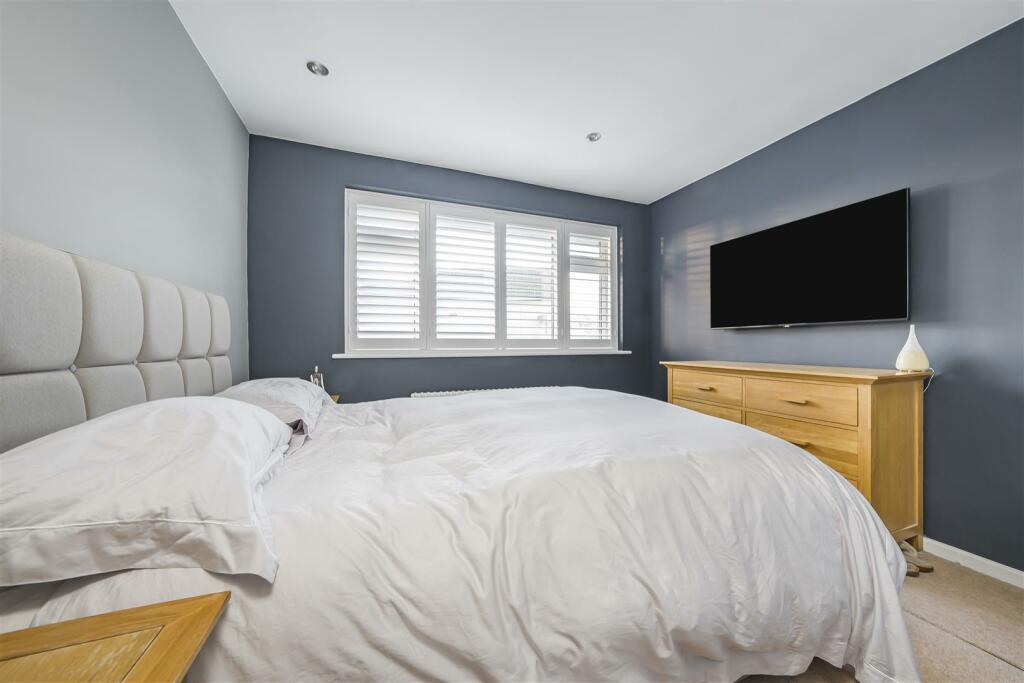 Additional property image - Larch Avenue, Bricket Wood, St. Albans