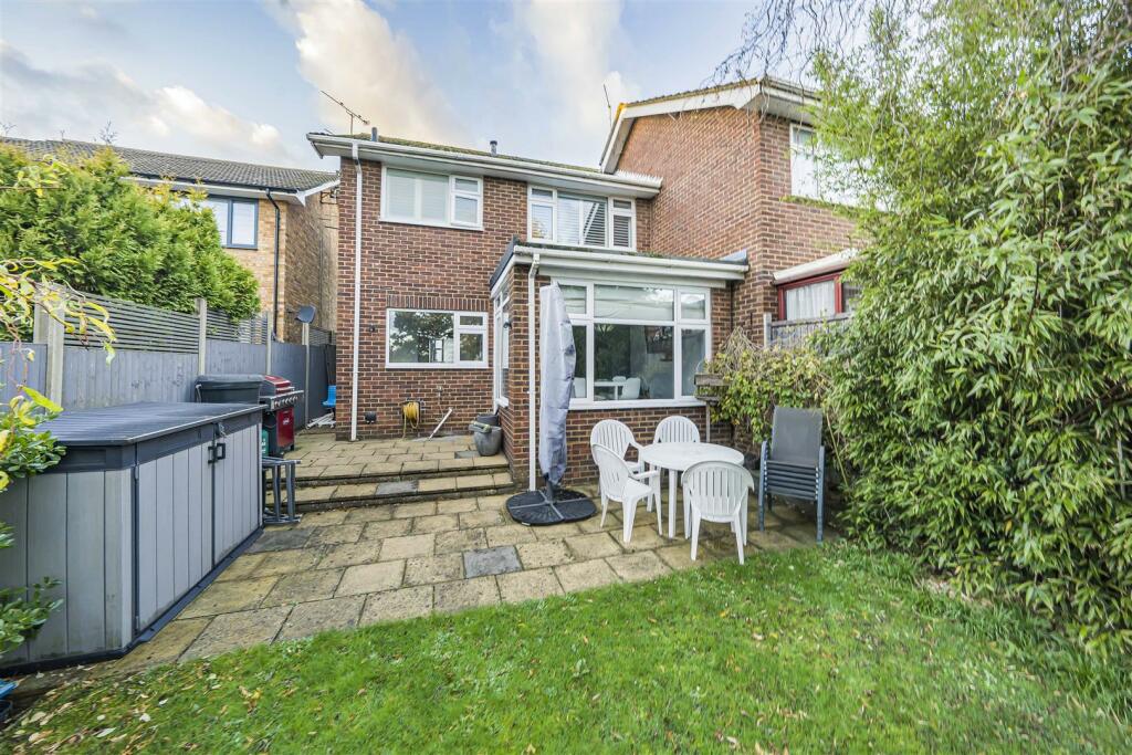 Additional property image - Larch Avenue, Bricket Wood, St. Albans