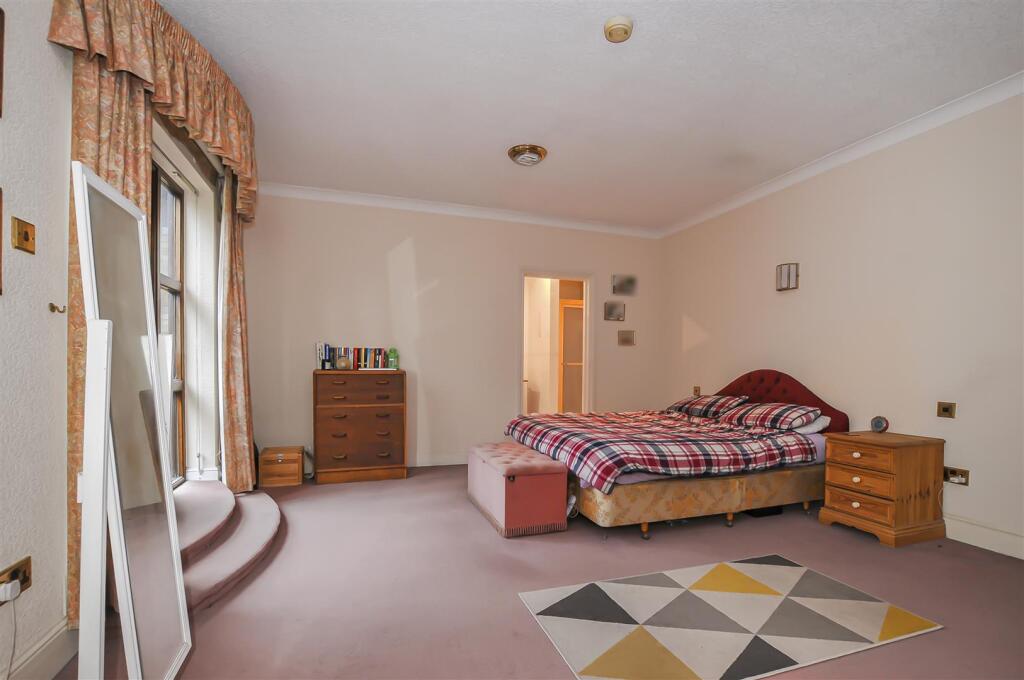 Additional property image - Old Watford Road, Bricket Wood, St. Albans