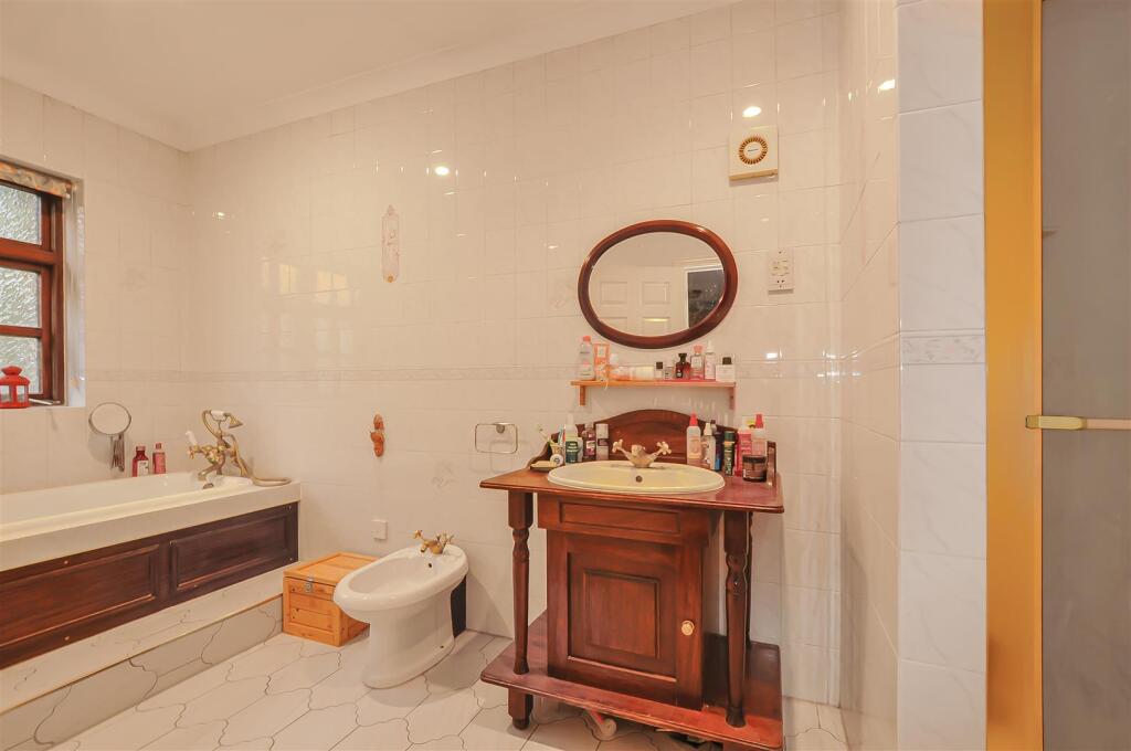 Additional property image - Old Watford Road, Bricket Wood, St. Albans
